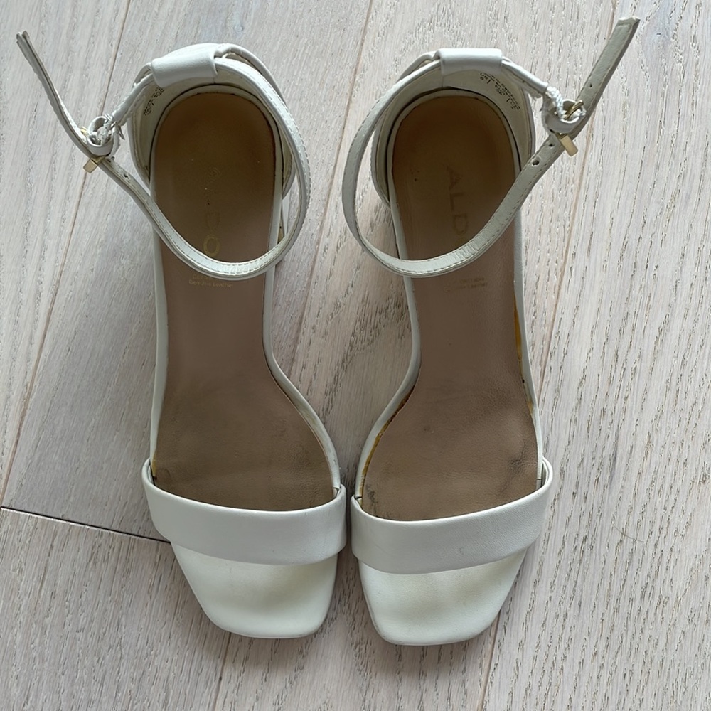 Aldo Ivory Block Heel Sandals with Gold Accents - Picture 3 of 7